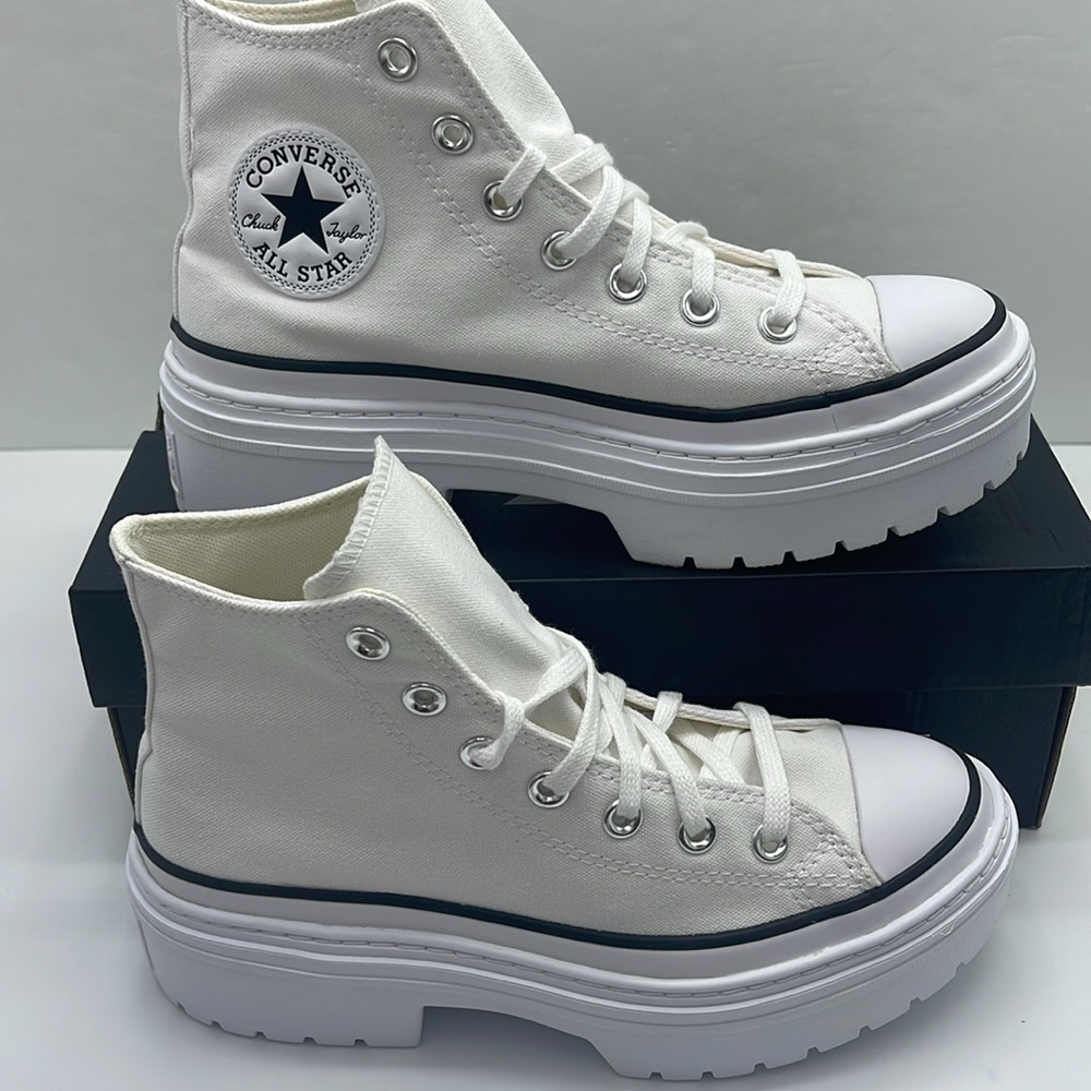 Converse WMNS High-Top Platform Sneakers A10364C
CTAS LUGGED HEEL HI WHITE/BLACK - Picture 2 of 16